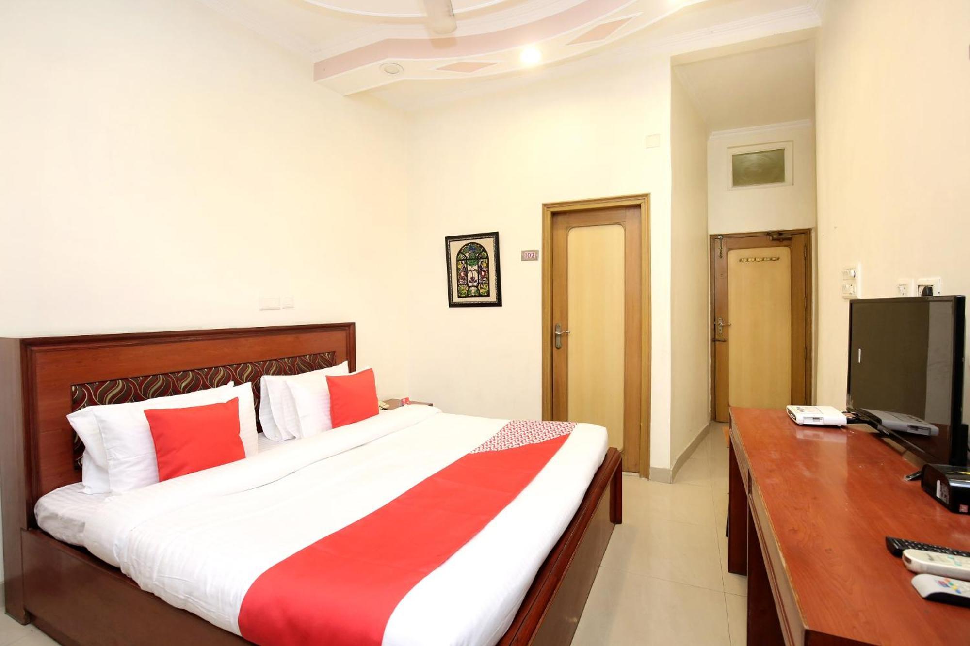 Hotel O Le Bon Ton Ludhiana Exterior foto
