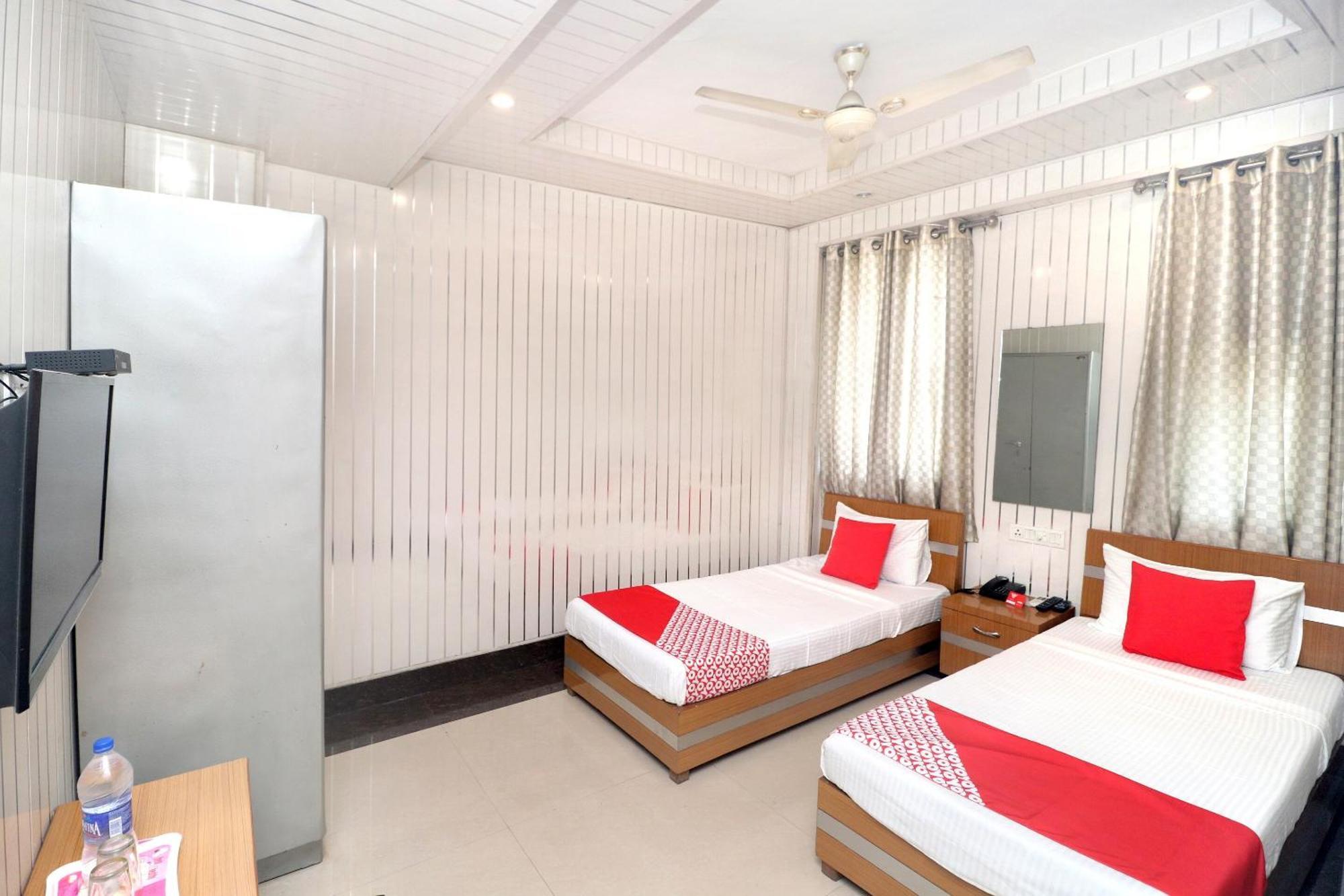 Hotel O Le Bon Ton Ludhiana Exterior foto