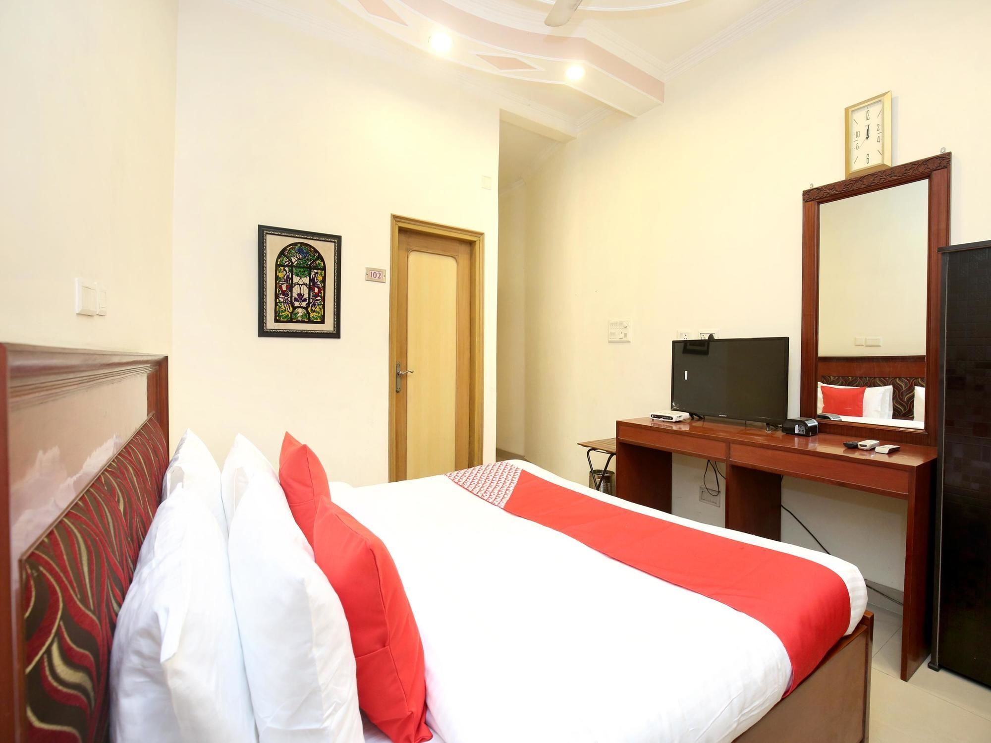 Hotel O Le Bon Ton Ludhiana Exterior foto